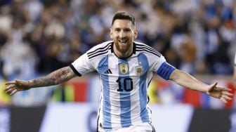 Lionel Messi Resmi Teken Kontrak dengan Inter Miami hingga 2025