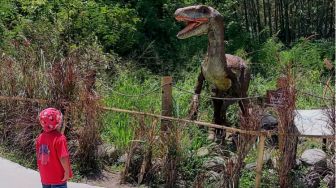 Dino Park Jogja, Merasakan Asyiknya Liburan bersama Dinosaurus