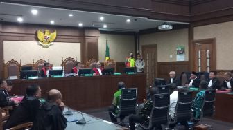 Sidang Lukas Enembe Ditunda Karena Sedang Dirawat di RSPAD Gatot Soebroto