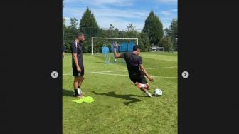 Gol Berkelas Tendangan Bebas Marselino Ferdinan di Sesi Latihan Bareng KMSK Deinze, Ini Videonya