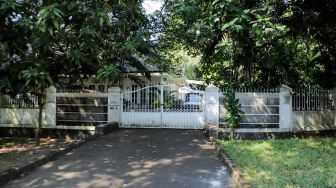 Suasana Rumah Guruh Soekarnoputra di Jalan Sriwijaya, Kelurahan Selong, Kebayoran Baru, Jakarta Selatan, Rabu (19/7/2023). [Suara.com/Alfian Winanto]