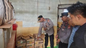 Polisi Sita 590 Liter Sopi dari Kamar Kosan di Ambon, Pemilik Kabur