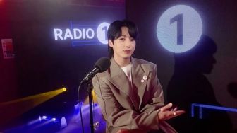 Pertama Kalinya Seven Dibawakan Jungkook BTS secara Live di Radio Inggris, BBC