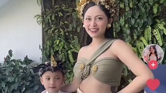 Rachel Vennya Pamer Pakai Baju Bali, Netizen Syok Gegara Kelewat Seksi: Emang Baju Adat Bali Gitu Yah Modelnya?