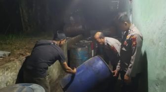 Lagi-Lagi Gudang Minyak Ilegal di Sumsel Digerebek tapi Pemiliknya Kabur