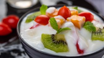 Resep Salad Buah Bukan Rating 6/10, Creamy Banget tapi Nggak Bikin Enek