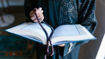 Surat Ayat Kursi dan Terjemahannya, Lengkap dengan Cara Mengamalkan Doa