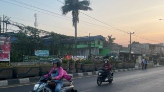 Jagoan! Viral Aksi Balap Liar Hanya Berjarak 300 Meter dari Polsek Tambun, Saksi Mata: Jalan Sengaja Ditutup