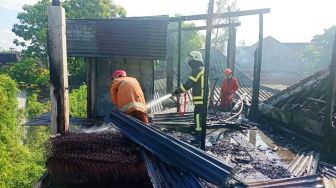 Diduga Sang Anak Bermain Korek Api, Rumah Broto Nugroho di Sukoharjo Terbakar