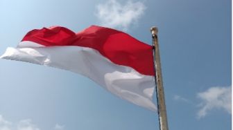 Kalungkan Bendera Merah Putih ke Anjing, Karyawan di Riau Berurusan dengan Polisi