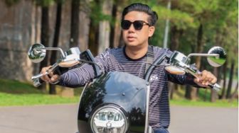 Pablo Benua Kerja Apa? Sesumbar Sanggup Sewa Ribuan Pengacara untuk Bela Teh Novi Hadapi Agus Salim