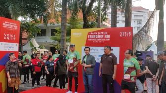 Ribuan Pelari Ikuti Frienship Run Seri Surabaya, Wagub Jatim: Jadi Promosi Pariwisata