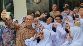 Anies Baswedan Kenang Masa-masa Sekolah di SMPN 5 Jogja, Kerap Dengar Cerita Para Veteran