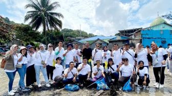 Pegadaian Bersih-bersih Pantai Melawai Balikpapan melalui BUMN Environmental Movement