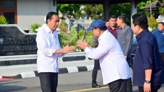 Bertolak Ke Jawa Timur, Presiden Jokowi Tinjau Alutsista Terbaru PT Pindad