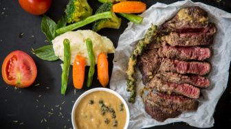 4 Penyebab Daging Steak Keras, Simak Sebelum Memasak!