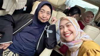 Sebelum Kena Serangan Jantung, Ibu Oki Setiana Dewi Sempat Bicara soal Meninggal di Mekah