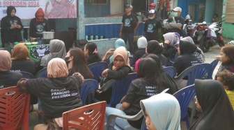 Komunitas Warteg Indonesia Berikan Pelatihan Kuliner Untuk Ibu-Ibu Prasejahtera di Kebon Jeruk