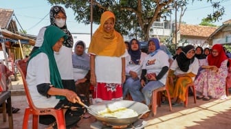 Tingkatkan Ekonomi Daerah Lewat Produksi Keripik Pisang di Subang