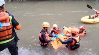 Jatuh Saat Buang Air di Kali Ciliwung, Pelajar SMP di Kramat Jati Ditemukan Tewas