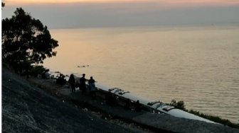 Satu Jam dari Kota Semarang, Tebing Cinta dan Pantai Jodo Jadi Tempat Santai Menikmati Sunset