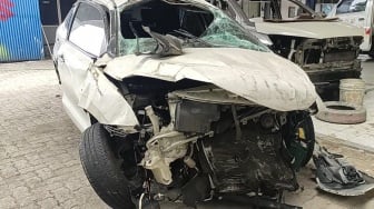 Hancur Bagian Depan, Begini Penampakan Mobil Rendy Kjaernett yang Kecelakaan di Tol Jatibening