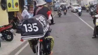 Gowes dari Malang ke Jakarta Bawa Pesan Tragedi Kanjuruhan, Pak Midun Target Finis di SUGBK pada 17 Agustus 2023