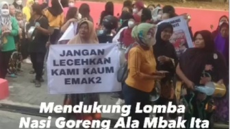 Viral Video Ratusan Emak-emak Demo dan Dukung Lomba Nasi Goreng di Kecamatan Gajahmungkur