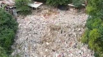 Setelah Viral, Pejabat DLH Buleleng Datangi Gunung Sampah Bali Utara, Ini Katanya