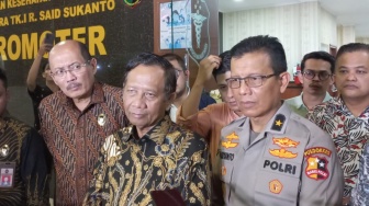 Kunjungi Sultan Rif'at, Mahfud MD Minta PT Bali Towerindo Sentra Tak Defensif: Lakukan Pendekatan Manusia!