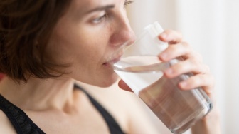 Wanita di AS Meninggal Dunia Usai Minum Hampir 2L Air, Ternyara Ini Penyebabnya