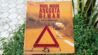 Review Buku Mobil Mogok Anggota Dewan: Introspeksi Diri Itu Penting