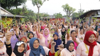 Hadapi Kenaikan Harga Cabai, Emak-emak Gelar Program Petik Masak