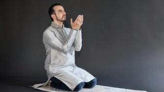 Amalan Hari Jumat Terakhir di Bulan Rajab, Lengkap Arab Beserta Latinnya