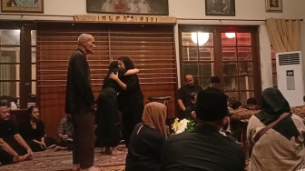 Tak Tega Lihat Ibunya Kesakitan, Kikan Cokelat Membisiki: Kalau Mau Pulang, Saya Ikhlas