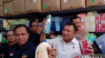 Polda Kepri dan BPOM Temukan Gudang Kosmetik Ilegal Asal China di Batam, Nilai Barang Rp1 Miliar