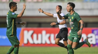 Hasil BRI Liga 1: Persebaya Menang Comeback Atas Bhayangkara FC Tanpa Aji Santoso