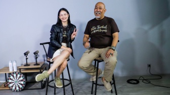 Ngorbit: Indro Warkop dan Clara Bernadeth Acungkan Jempol Tiap Warung Makan di Solo