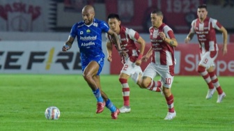 Takluk 2-1 dari Persis, Persib Bandung Terlempar ke Zona Degradasi Liga 1