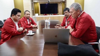 Tak Diajak Rapat Bareng Frank Wormuth, Fans Minta Erick Thohir Pecat Bima Sakti dari Timnas Indonesia U-17