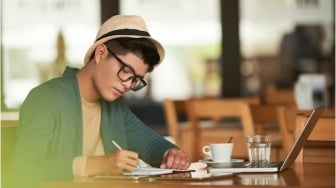 4 Alasan Kenapa Jadi Freelance Writer Itu Menyenangkan, Tertarik Mencoba?