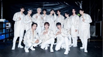 5 Alasan Kamu Harus Mengidolakan SEVENTEEN, Boygrup Segudang Bakat!