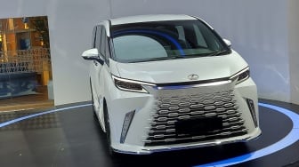 Lexus LM Lengkapi Jajaran Produk Elektrifikasi Lexus di Indonesia