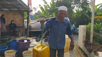 Breaking News! Krisis Air Bersih Landa Kota Cimahi, 100 KK Terpaksa Beli Air Setiap Hari