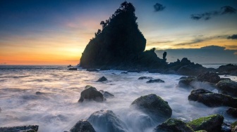 Intip Yuk Tiga Keindahan Pantai di Kebumen, Jaraknya Berdekatan Cuma 1,5 Kilometer