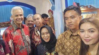 Booth UMK Binaan Pertamina Dikunjungi Menteri UKM, Ganjar Hingga Gibran