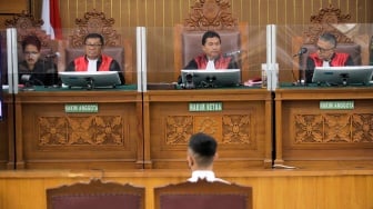 Terdakwa kasus penganiayaan David Ozora, Mario Dandy saat menjalani sidang tuntutan di Pengadilan Negeri Jakarta Selatan, Jakarta, Selasa (15/08/2023). [Suara.com/Alfian Winanto]