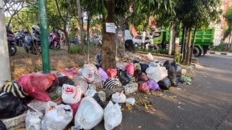 Tumpukan Sampah Masih Berserakan di Jalan, Warga Kota Jogja Pertanyakan Penanganan Pemkot
