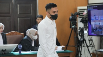 Terdakwa kasus penganiayaan David Ozora, Mario Dandy saat menjalani sidang tuntutan di Pengadilan Negeri Jakarta Selatan, Jakarta, Selasa (15/08/2023). [Suara.com/Alfian Winanto]