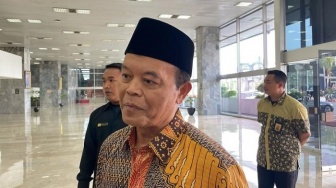 Hidayat Nur Wahid Kritik Rencana Menag Soal KUA Urus Pernikahan Non Muslim: Offside!